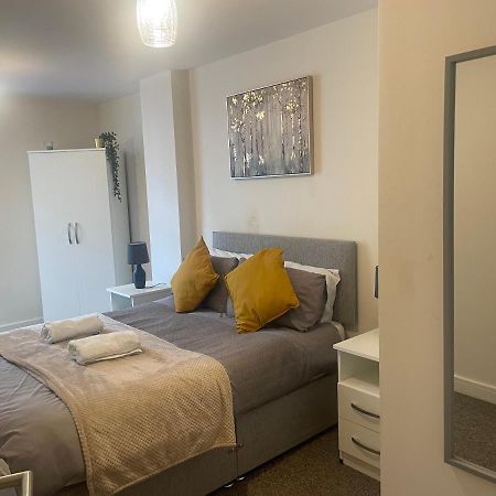 Stylish Two Bed In The Heart Of The City Birmingham Buitenkant foto