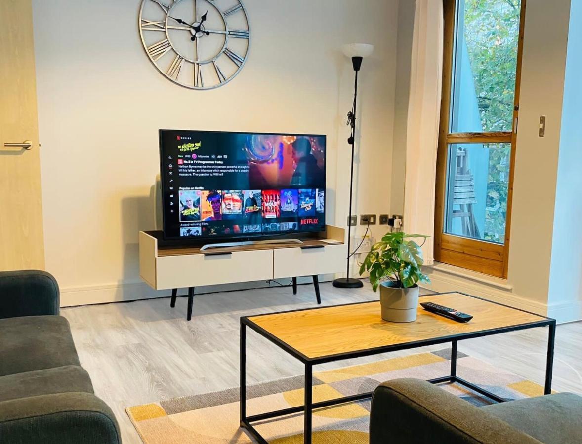 Stylish Two Bed In The Heart Of The City Birmingham Buitenkant foto