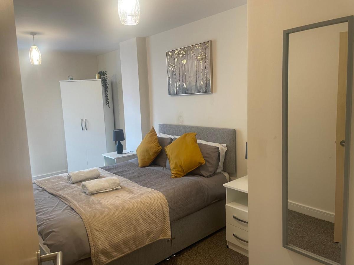 Stylish Two Bed In The Heart Of The City Birmingham Buitenkant foto